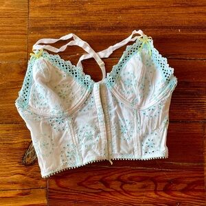 Very demure, very cutesy Victoria Secret eyelet white corset bra top 34B